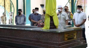 Teks foto : Kapolda Riau Irjen Pol. Muhammad Iqbal, S.I.K., M.H., baju putih peci putih besama PJU Polda Riau dan Kapolresta Pekanbaru baju putih peci hitam (Istimewa).