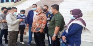 Teks foto : Aktivis Larshen Yunus hadir, Dr YK; Pihaknya memenuhi undangan Penyidik RESKRIMSUS Polda Riau (Istimewa).