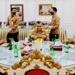 Teks foto : Kapolda Riau, Irjen Pol Muhammad Iqbal, Gubri Syamsuar (tengah) dan Wagubri Edy Natar Nasution (Istimewa).