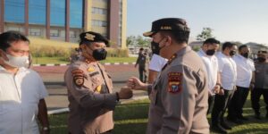 Teks foto : Kapolda Irjen Pol Mohammad Iqbal pimpin menyampaikan pesan menyentuh saat memimpin apel jajaran personel Polda Ria