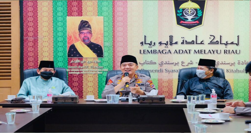 Kapolda Riau Lanjutkan Agenda Silaturahmi, Siap Bersinergi Dengan LAMR Untuk Masyarakat Riau