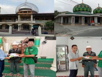 Teks foto : Ketua PW NU Riau serahkan bantuan ke Masjid dan Mushalla (Istimewa).