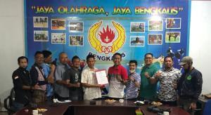 Teks foto : Ketum KONI Darma Firdaus Sitompul dan Pengurus Cabor PORDI Kabupaten Bengkalis (Istimewa).