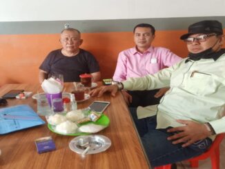 Teks foto : Aktivis Larshen Yunus dan Tokoh Masyarakat Riau (Istimewa).