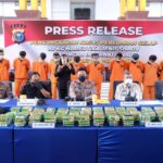 Teks foto : 11 orang tersangka dan 80 kilogram narkotika jenis sabu-sabu di sita (Istimewa).