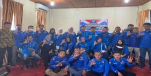 Teks foto : Sesi foto Bersama di dalam Aula Gedung KNPI Bengkalis (Istimewa).