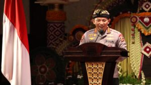Teks foto ; Kapolri Jenderal Listyo Sigit Prabowo mengukuhkan Bantuan Keamanan Desa Adat di Bali (Istimewa).