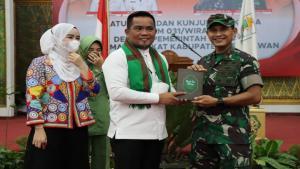 Teks foto : Bupati Pelalawan H. Zukri bersama Danrem 031/Wirabima Brigjen Inf M. Syech Ismed, SE.,M.Han (Istimewa).
