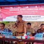 Teks foto : Bupati NiasYa'atulo Gulo,SE,SH.,M.Si pada kegiatan Reses II Anggota DPRD Sumatera Utara Drs. Penyabar Nakhe (Garda45.com