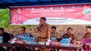 Teks foto : Bupati NiasYa'atulo Gulo,SE,SH.,M.Si pada kegiatan Reses II Anggota DPRD Sumatera Utara Drs. Penyabar Nakhe (Garda45.com