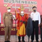 Teks foto : Bupati Nias Ya’atulo Gulo, S.E., S.H., M.Si saat musrenbang RKPD Zona Kepulauan Nias (Garda45.com).