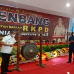 Teks foto : Ditandai dengan pemukulan Gong secara resmi Bupati Nias Ya'atulo Gulo membuka Musrenbang Penyusunan RKPD Tahun 2023 (Garda45.com).
