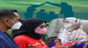 Teks foto : Gisella Kartika dapat dukungan dari Ketua Komisi Perlindungan Anak (KPA) Provinsi Riau Dewi Arisanty (editor foto/Leni)