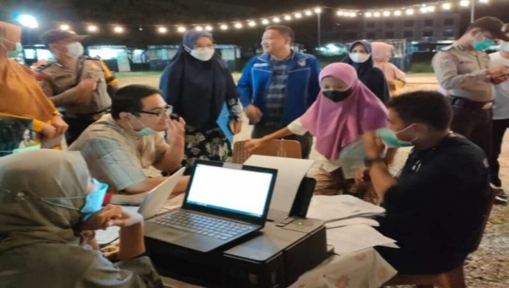 Gelar Vaksinasi Malam Ramadhan di Foodprak Prantara Perwira Nusantara KNPI