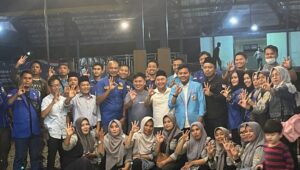 Teks foto : Sesi foto bersama Ketua DPD I KNPI Riau Fuad Santoso, SH,.MH dan jajaran bersama pengurus DPD II KNPI Bengkalis yang diketuai Iwan Sakai (foto/dok.MC-KNPI Kabupaten Bengkalis).