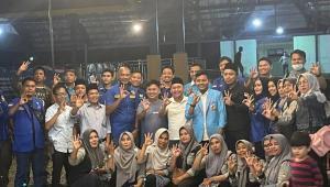 Teks foto : Sesi foto bersama Ketua DPD I KNPI Riau Fuad Santoso, SH,.MH dan jajaran bersama pengurus DPD II KNPI Bengkalis yang diketuai Iwan Sakai (foto/dok.MC-KNPI Kabupaten Bengkalis).