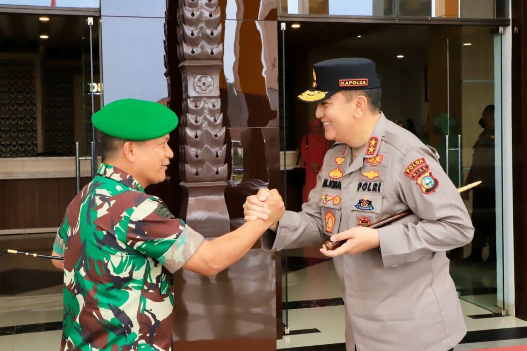 Berkunjung ke Polda Riau, Pangdam I BB Sampaikan Apresiasi Jalinan Sinergitas TNI Polri. Kapolda Bangga dikunjungi Pangdam
