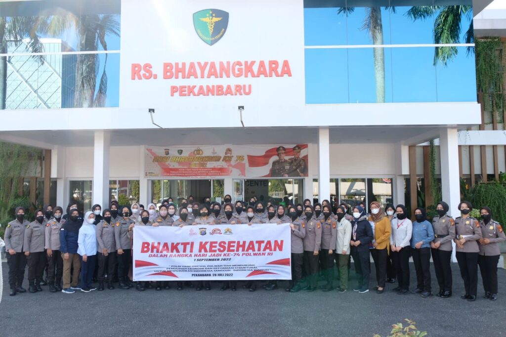 Polwan Polda Riau Gelar Bhakti Kesehatan Songsong Hari Jadinya Yang Ke-74