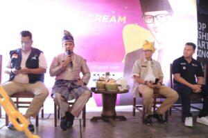 Pj Walikota Dampingi Menparekraf Buka Pelatihan Pembuatan Hand Sanitizer