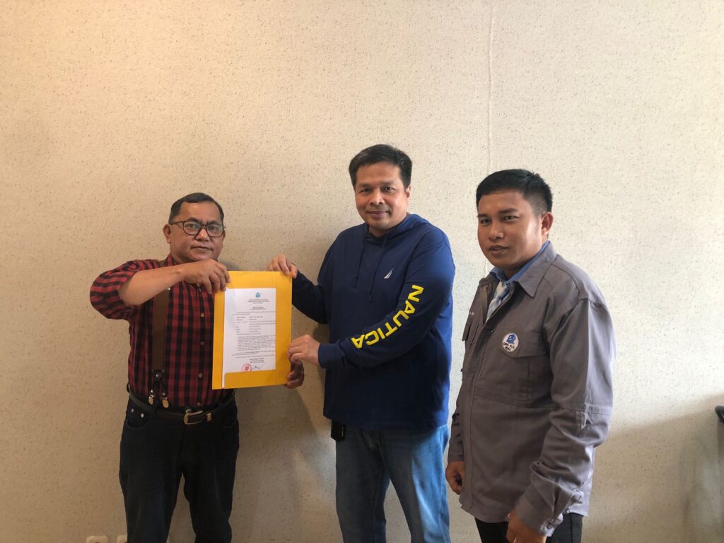 Ketua PJS Riau Serahkan Mandat Pembentukan DPC PJS Pekanbaru