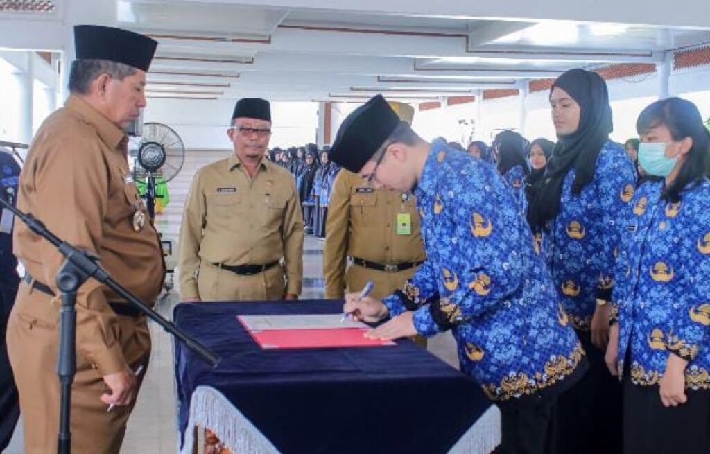 Bupati Alfedri Ambil Sumpah/Janji 448 PNS di Lingkungan Pemerintah Kabupaten Siak