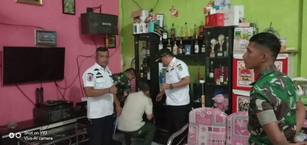 Sebanyak 225 Botol miras Diamankan Oleh Satuan Pol PP Kab Siak