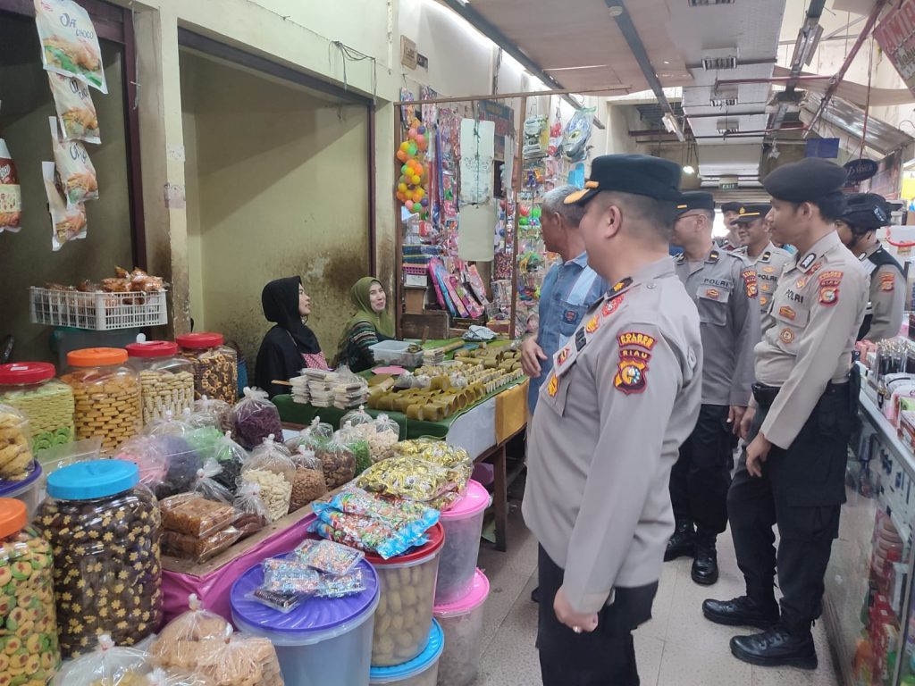 Polres Kampar Monitoring dan Patroli Harga Bahan Pokok di Pasar Inpres Bangkinang
