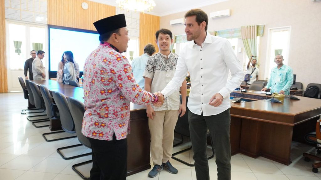 Dukung Program Sawit Berkelanjutan Perwakilan Kedubes Swiss Temui Wakil Bupati Siak