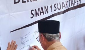 Wakil Bupati Banyuasin H.Slamet Hadiri Pelepasan 108 Peserta Didik SMA Negeri 1 Suak Tapeh