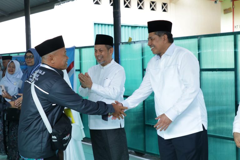Jemaah Calon Haji kabupaten Siak Bertolak ke Madinah