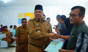 Masyarakat Dua Kampung di Koto Gasib Terima Sertifikat Program Tora