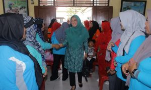 Rasidah Apresiasi Gerakan Seribu Telur Kecamatan Koto Gasib