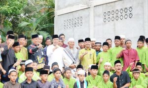 Pj Bupati Kampar Dampingi Kunker Gubri Resmikan Jalan dan Serahkan Bankeu Khusus di Koto Kampar Hulu