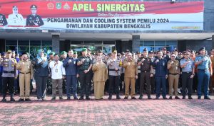 Pimpin Apel Sinergitas Pengamanan dan Cooling System Pemilu 2024. Bupati Kasmarni Minta Seluruh Komponen Suskeskan Pemilu Aman dan Damai