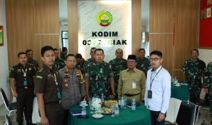 Sekda Siak Arfan Usman Bersama Dandim 0322/Siak Ikuti Vicon Komsos TNI AD Bersama Aparat Pemerintah