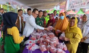 Pengendalian Inflasi Jelang Idul Adha, Pj. Bupati Banyuasin Gelar Pasar Murah