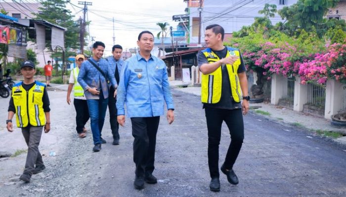 Perbaikan Jalan Tamtama Dikebut, Warga Senang Jalan Kembali Mulus