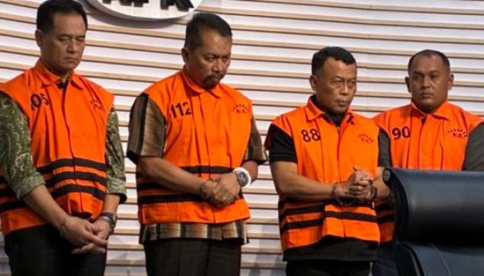 Suap Rp1,25 Miliar, Bupati Ponorogo dan Pejabat Pemkab Ditahan KPK