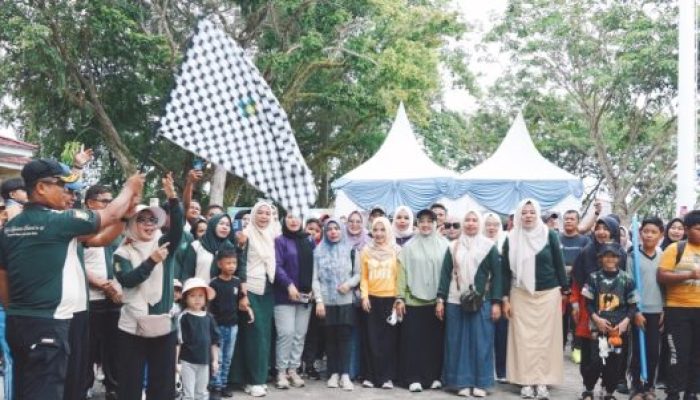 Bupati Kampar Lepas Jalan Santai Gebyar HKN, Momentum Bangun Generasi Sehat Masa Depan Hebat