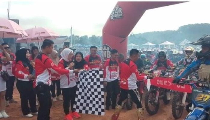 Bupati Ayu Asalasiyah Buka Event Trail Adventure RADJA -5 di Tebing Slumbu Way Kanan