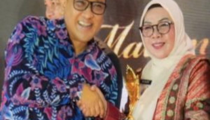 Wakil Bupati Kampar Terima Penghargaan untuk Subayang Rafting