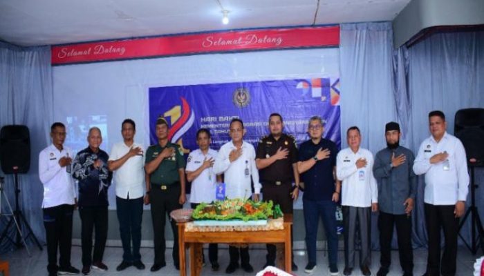 Kampar Hadiri Hari Bakti Kemenkumham Ke-1 di Lapas Bangkinang, Diterima Piagam Mitra Kerja