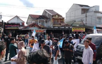 Ratusan Massa KNPI Desak Kapolda Riau Tangkap Pelaku Pengeroyokan Ketua KNPI Rumbai Timur