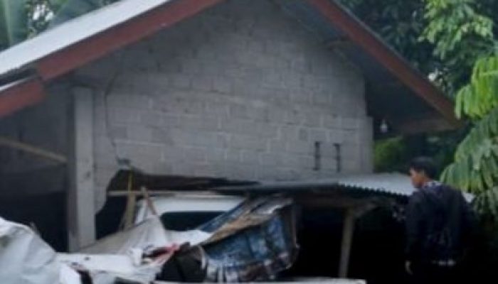 Carry Tabrak Warung di Kuansing, Sopir Lalai Diduga Mengantuk