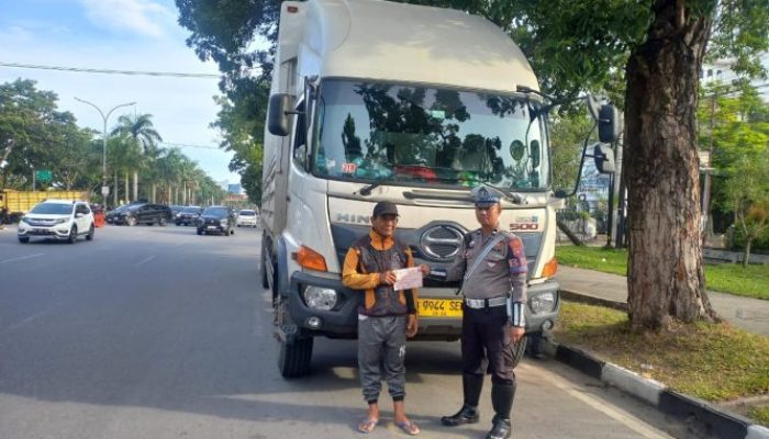 Truk Gajah Masuk Kota Masih Marak, Satlantas Pekanbaru Perkuat Penindakan
