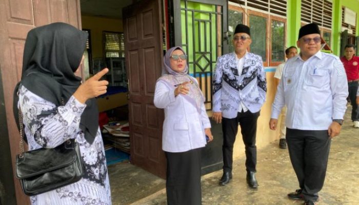 Wabup Kampar Tinjau SDN 001 Binamang, Soroti Keterbatasan Sarpras Pendidikan Pelosok