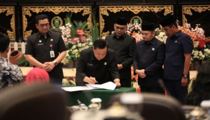 APBD Riau 2026 Disahkan Rp8,321 Triliun, Plt Gubernur Akui Mengalami Penurunan