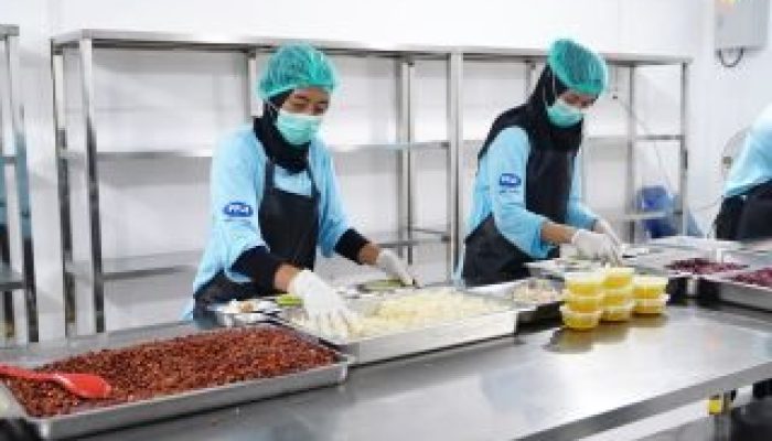 41 SPPG Kerahkan Dapur Kemanusiaan, 108 Ribu Paket Makanan Berhasil Disalurkan untuk Korban Banjir Sumbar