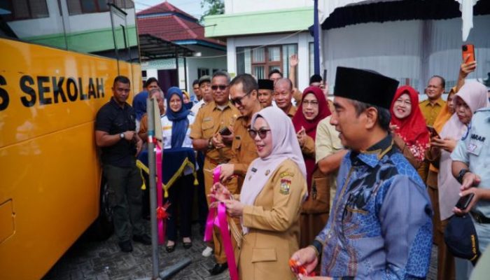 Tekan Kendala Transportasi, Bus Sekolah Mulai Layani Pelajar Tambang