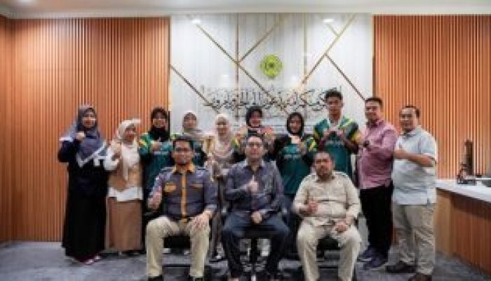 Kebanggaan Kampus: Atlet dan Qari UMRI Raih Piala Bergengsi